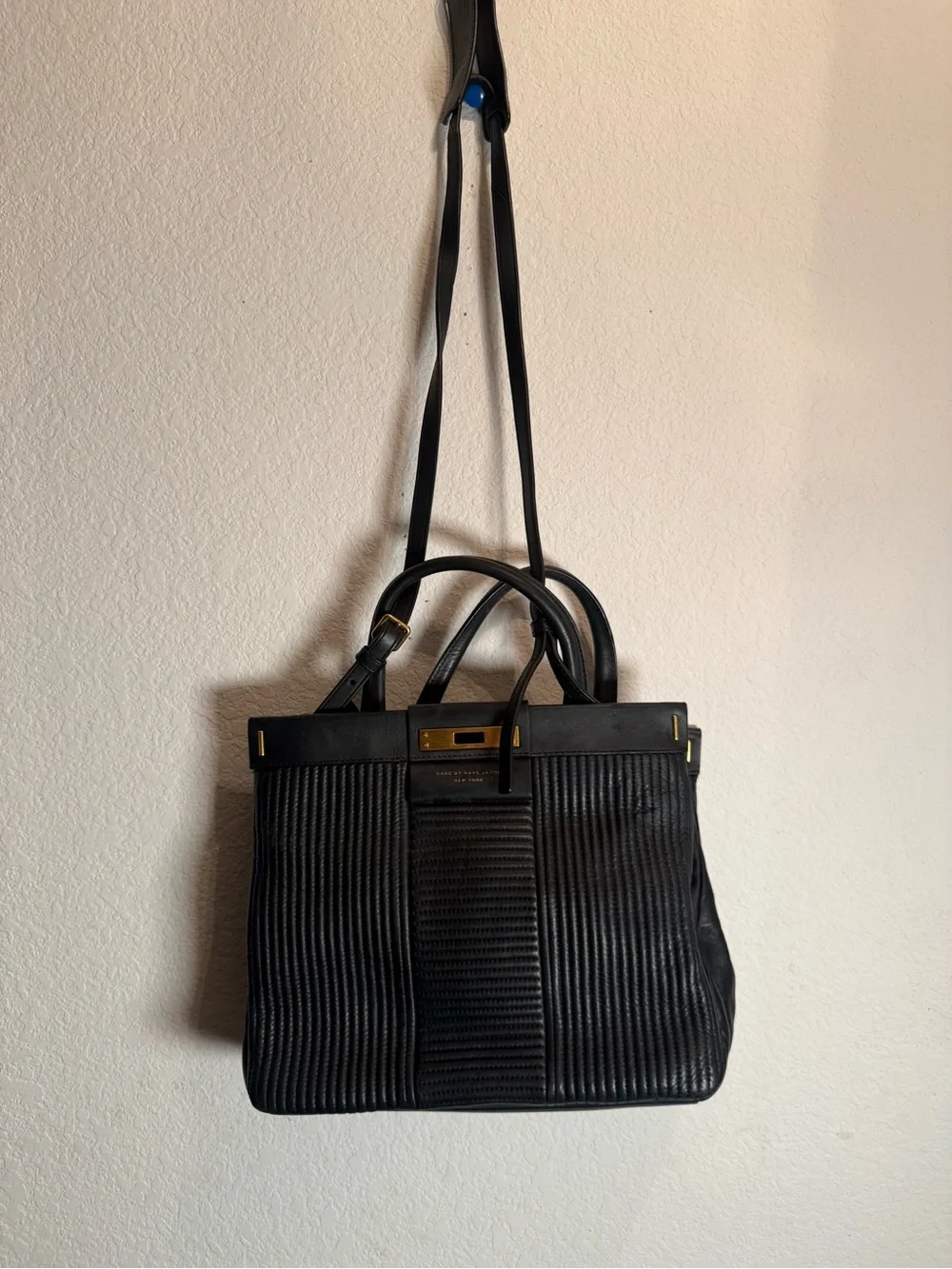 Marc Jacobs black Ribbed Leather Tote Bag with Gold louis christian lv tory